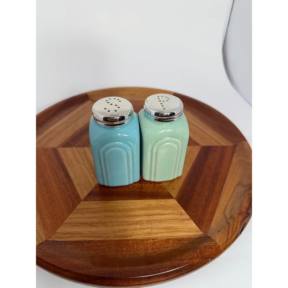 Vintage Art Deco Style Ceramic Salt and Pepper Shakers Pastel Blue Mint Green